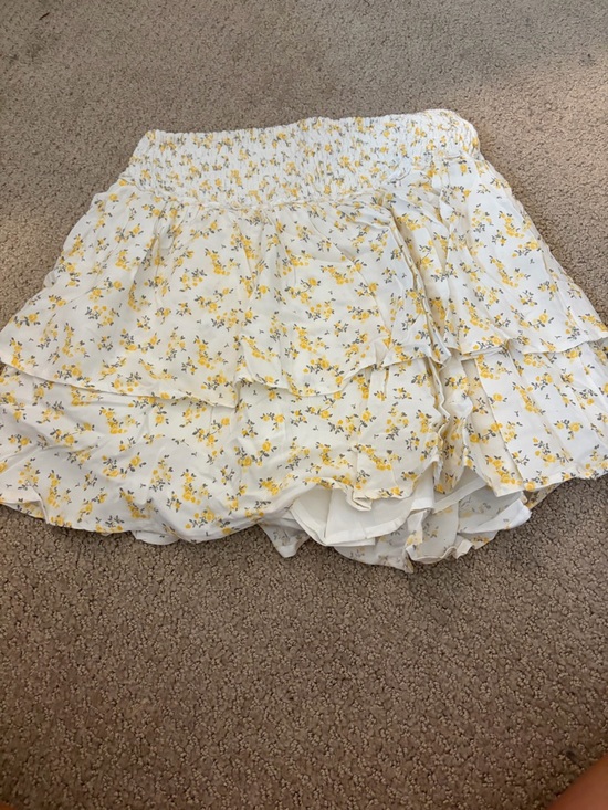 Hollister Dresses & Skirts - Hollister White Mini Skirt with Yellow Floral Print